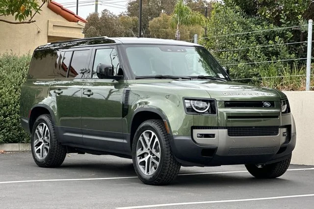 New 2026 Woolstone Green Land Rover S image 7