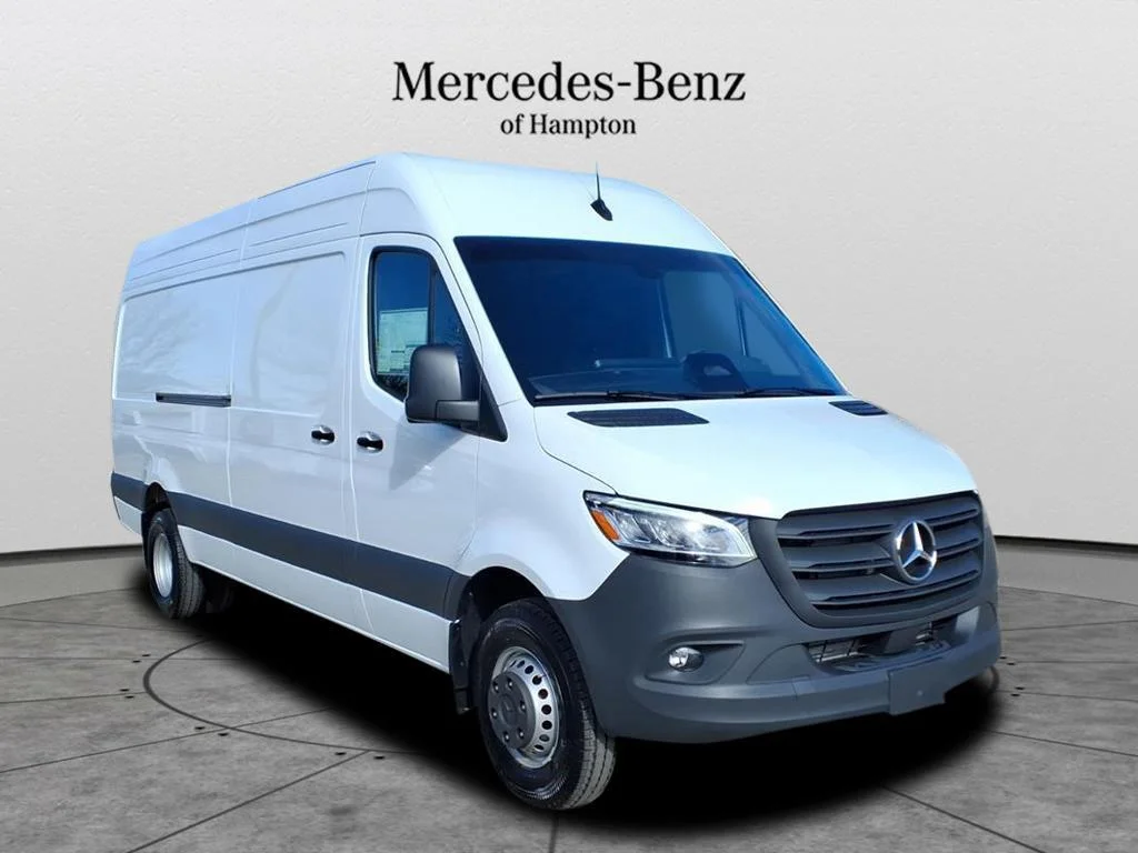 New 2026 Arctic White Mercedes-Benz  image 4