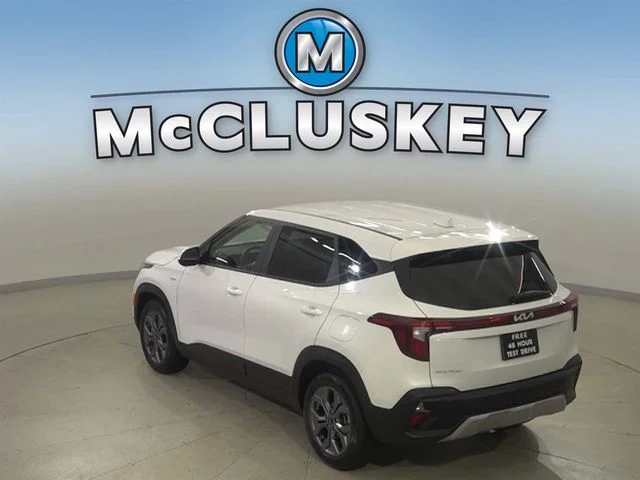 Used 2026 White Kia LX image 22