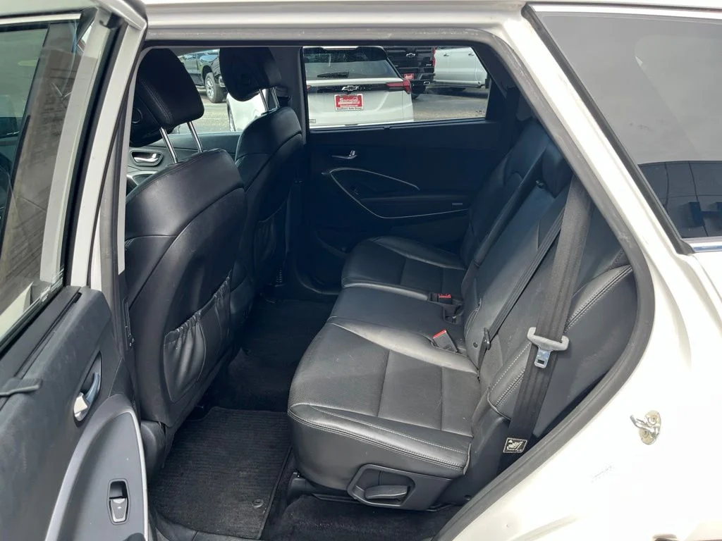 Used 2019 White Hyundai SE image 51