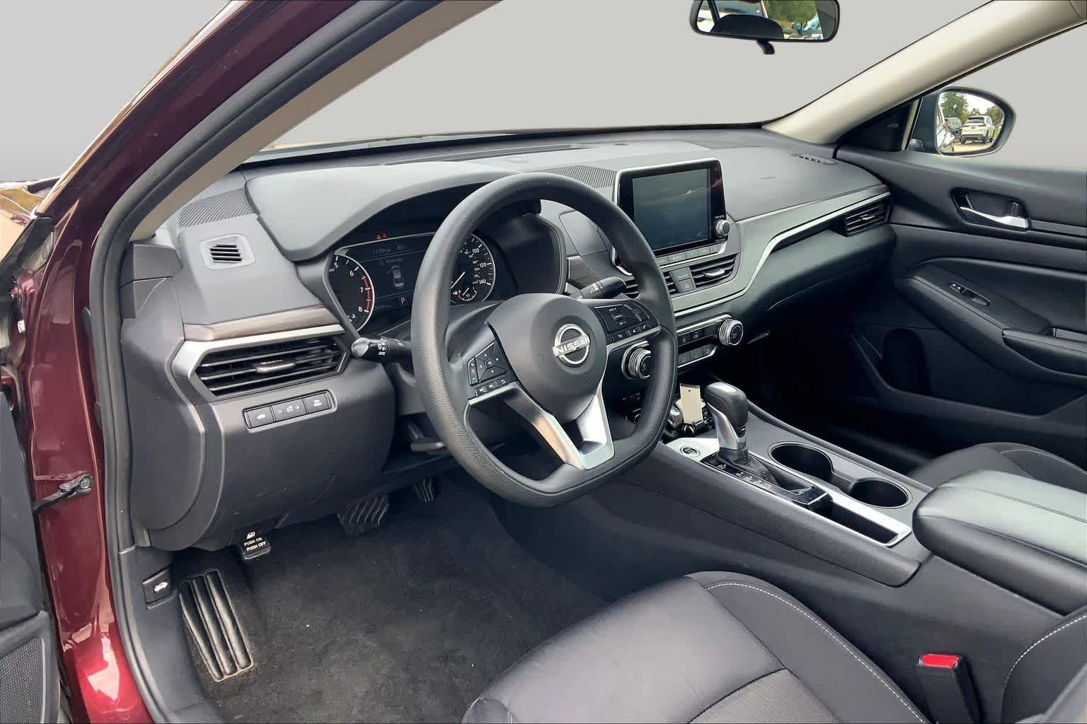Used 2025 Garnet Pearl Metallic Nissan SV image 17