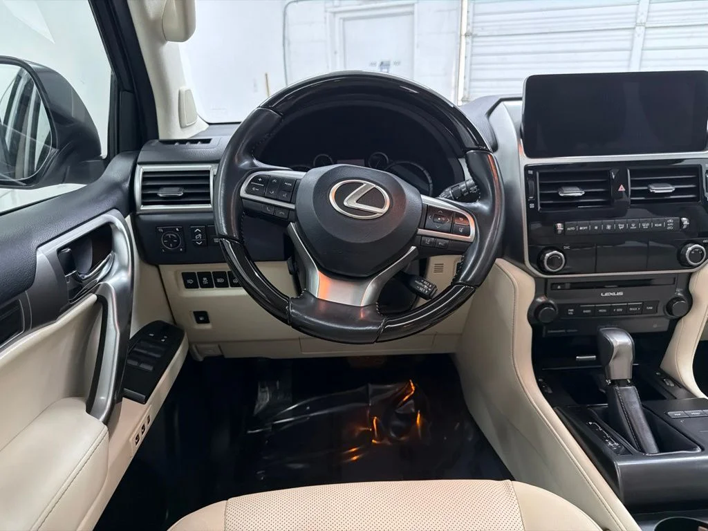 Used 2023 White Lexus 460 image 21