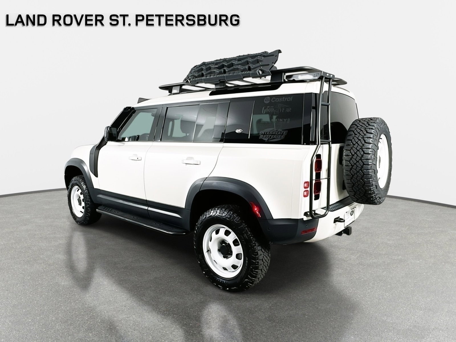Used 2024 White Frost Land Rover S image 7
