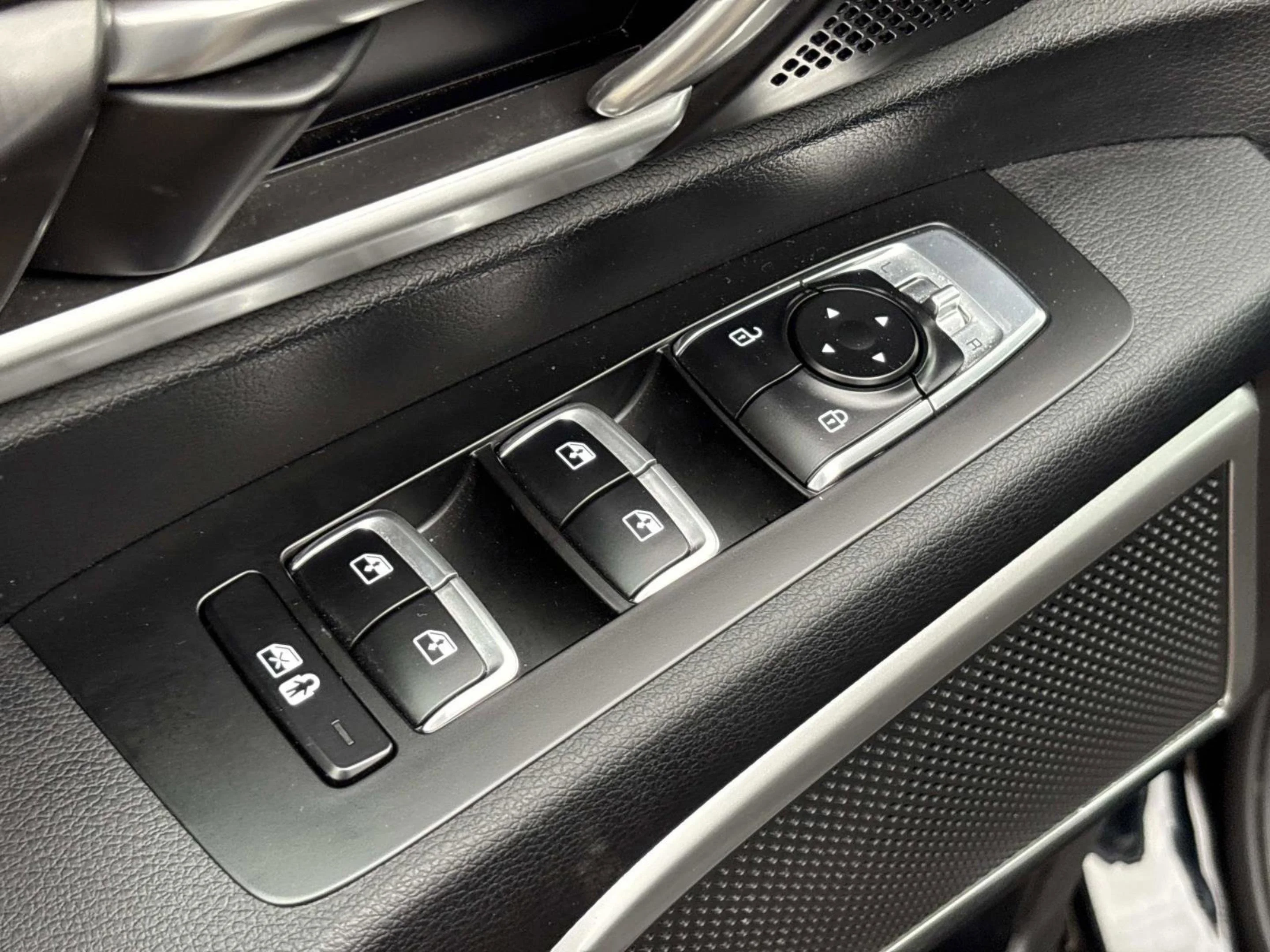 2023 Kia Telluride LX - Photo 25