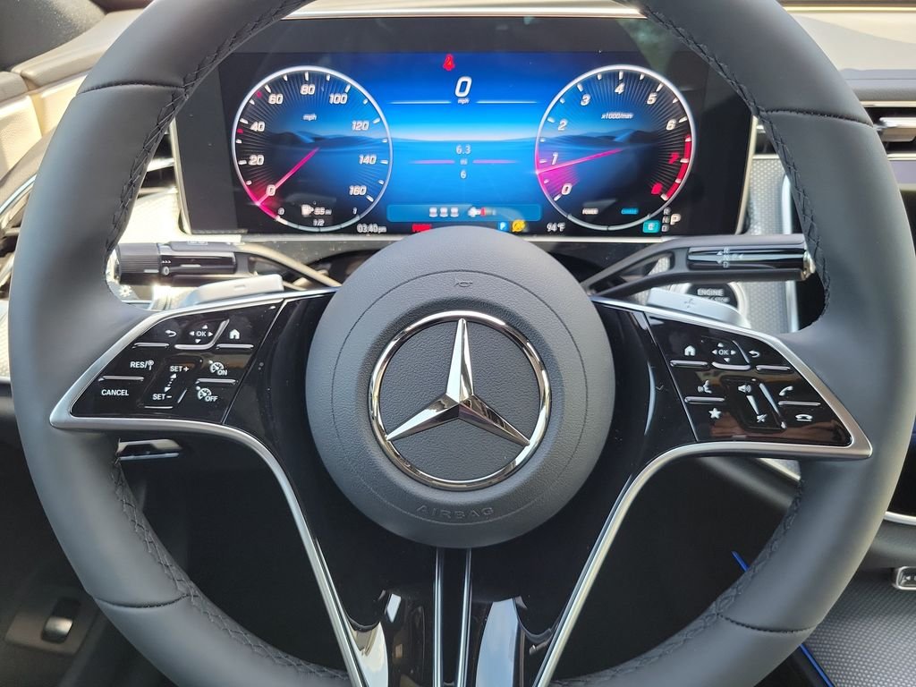 New 2026 MANUFAKTUR Moonlight White Metallic Mercedes-Benz E 350 image 25