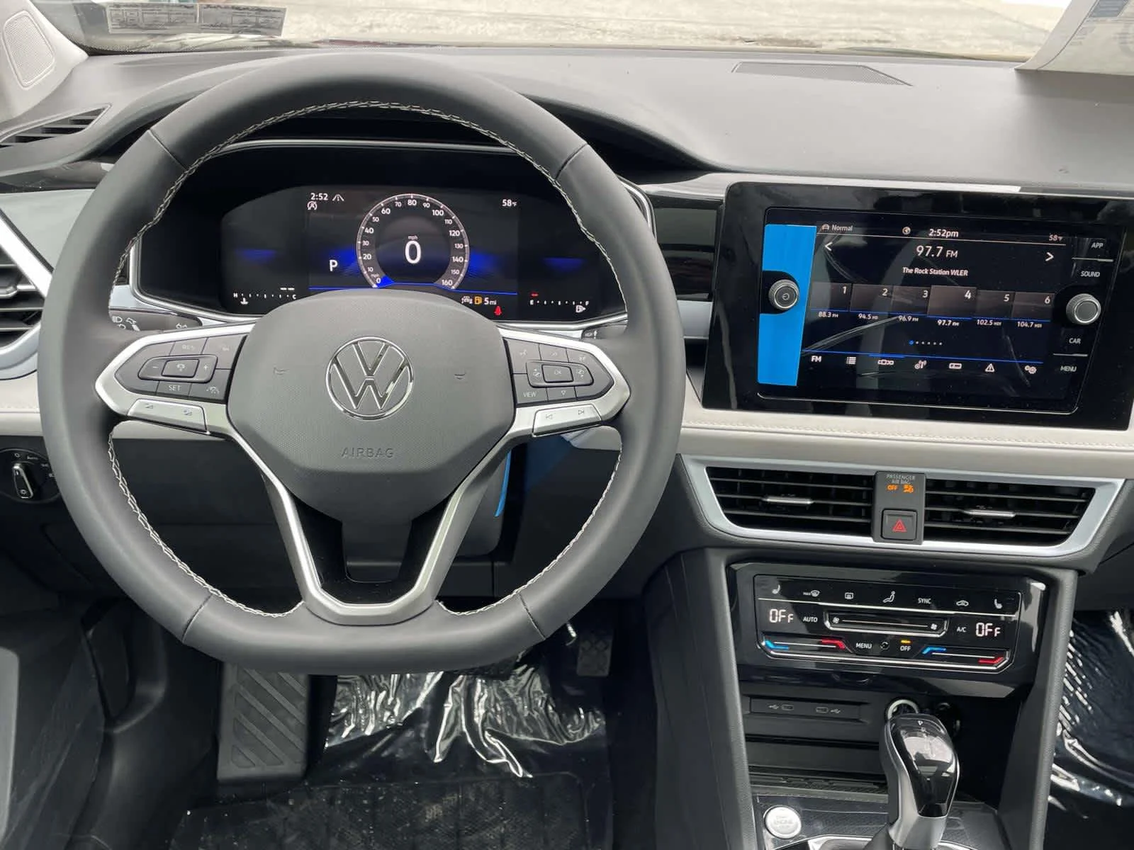 New 2026 Deep Black Pearl Volkswagen SE image 20
