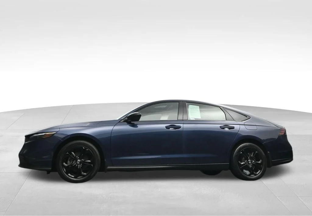 Used 2025  Honda SE image 42