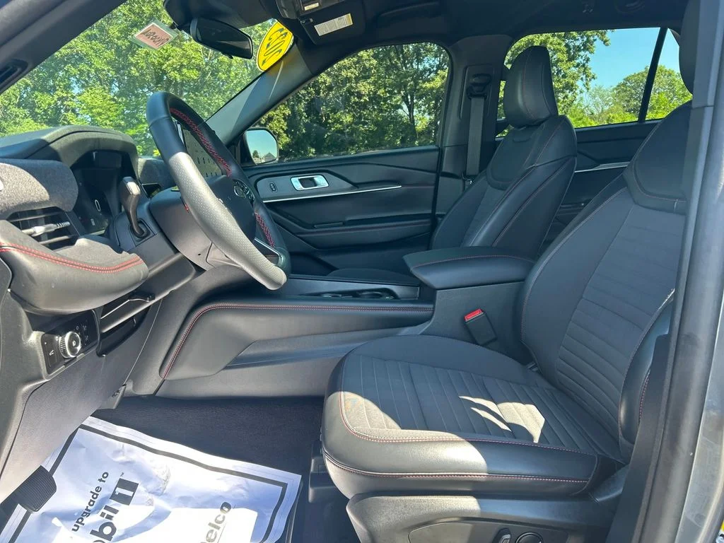Used 2025 Gray Ford ST-Line image 31