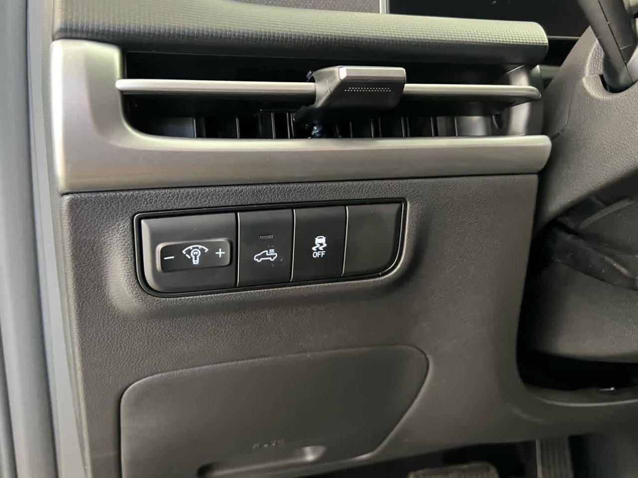 New 2026 Atlas White Hyundai SE AWD image 15