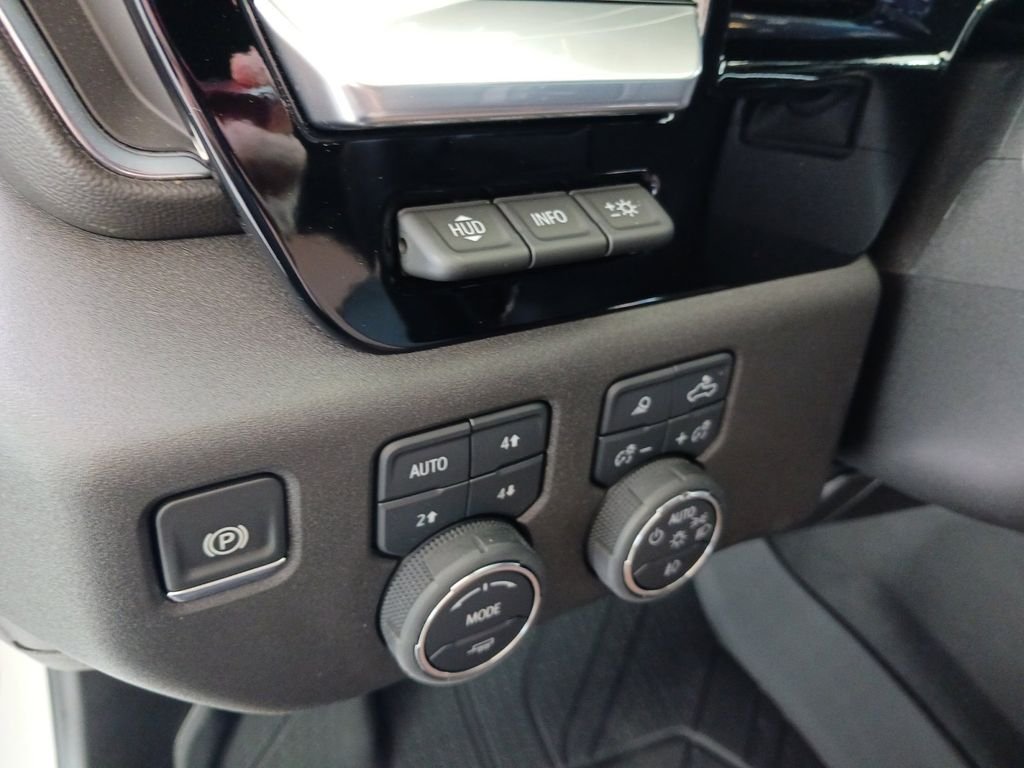 Used 2024 White Chevrolet High Country image 39