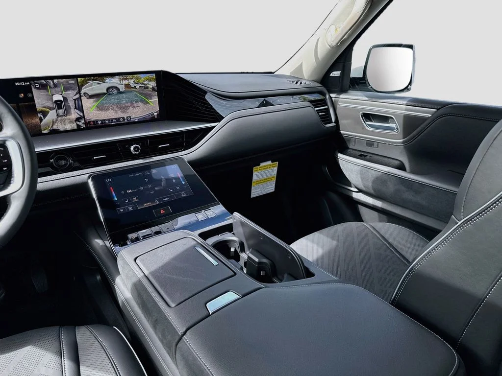 New 2027 RADIANT WHITE INFINITI Luxe 4WD image 25