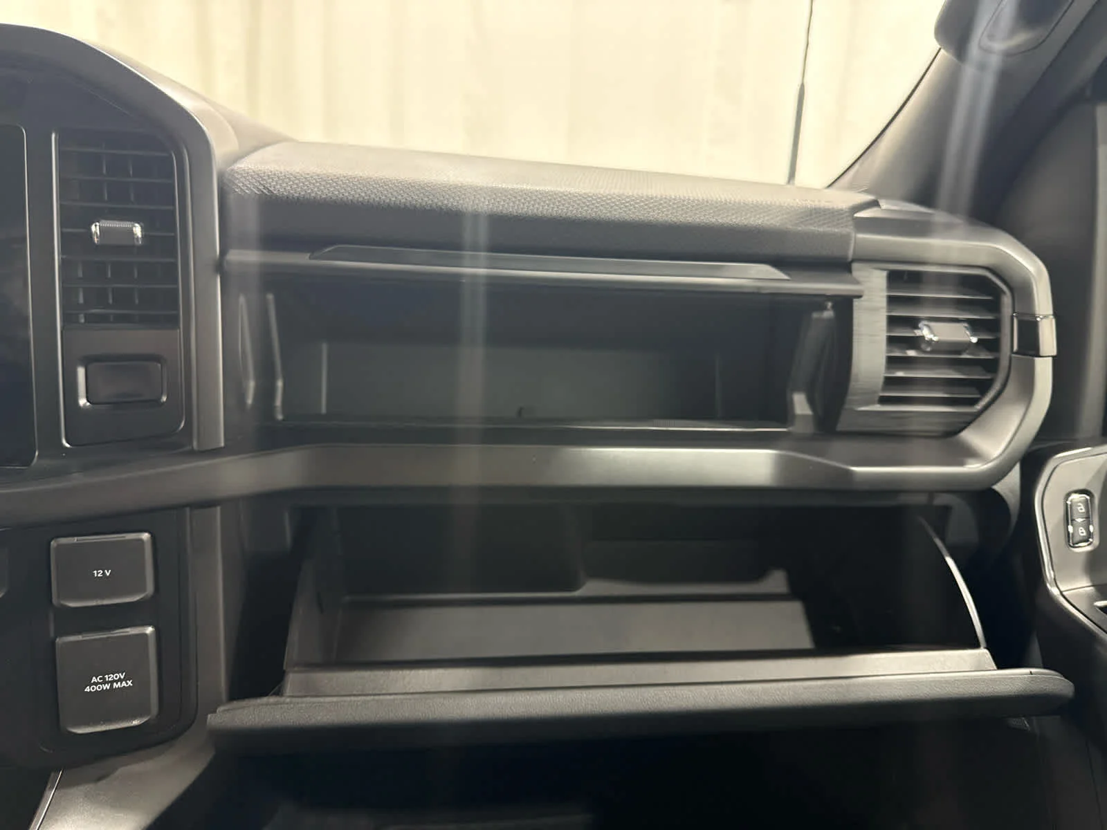 Used 2024 Silver Ford XLT image 20