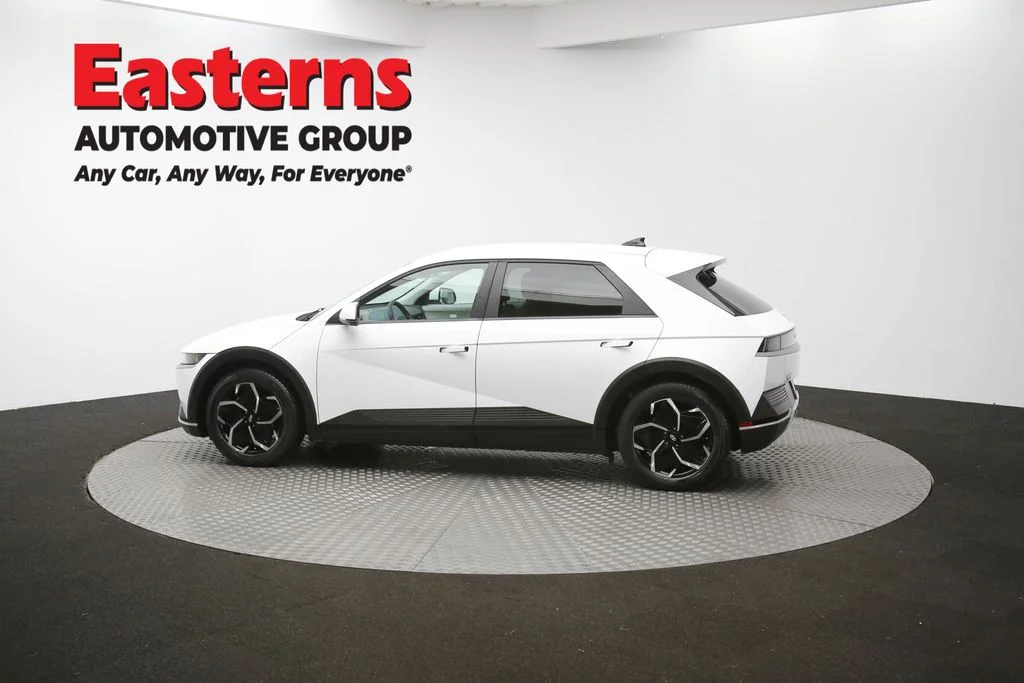 Used 2023 White Hyundai SEL image 61