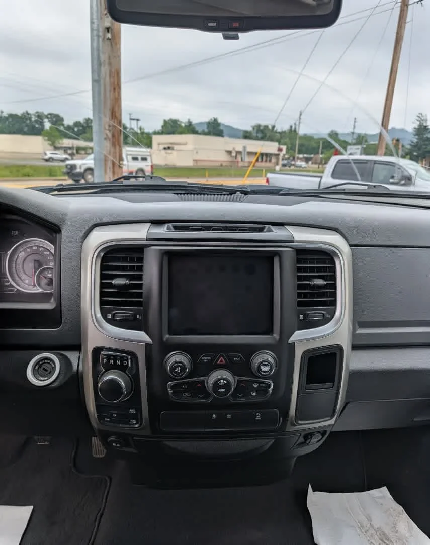 Used 2020 Diamond Black Crystal Pearlcoat Ram Warlock image 11
