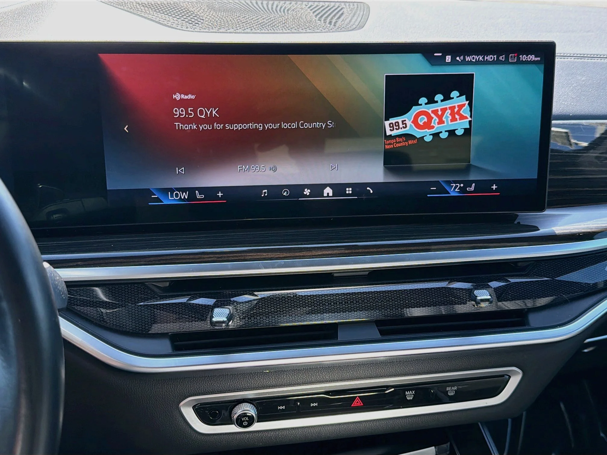 Used 2024 Brooklyn Grey Metallic BMW xDrive50e image 27