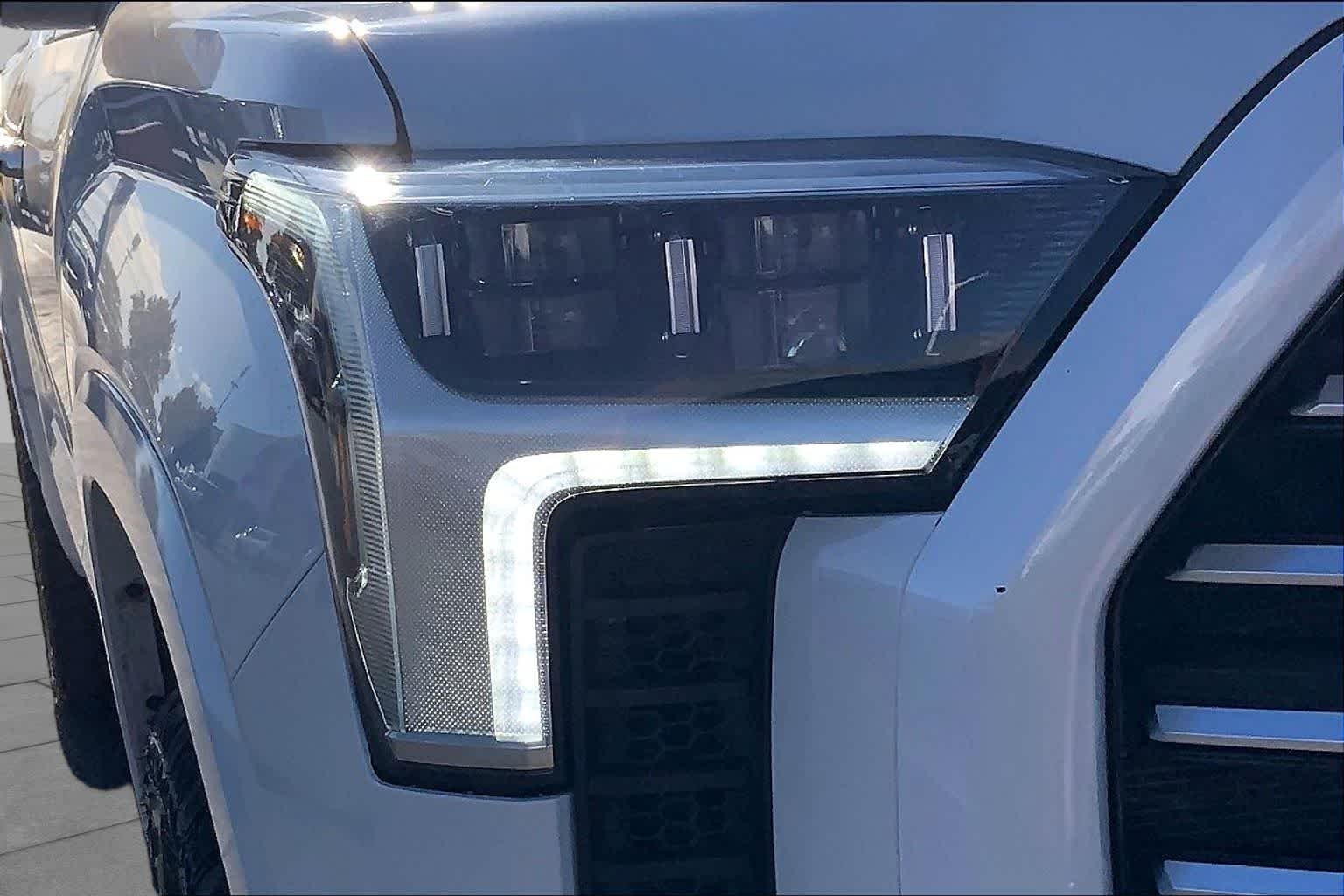 Used 2023 Wind Chill Pearl Toyota Capstone Hybrid image 28