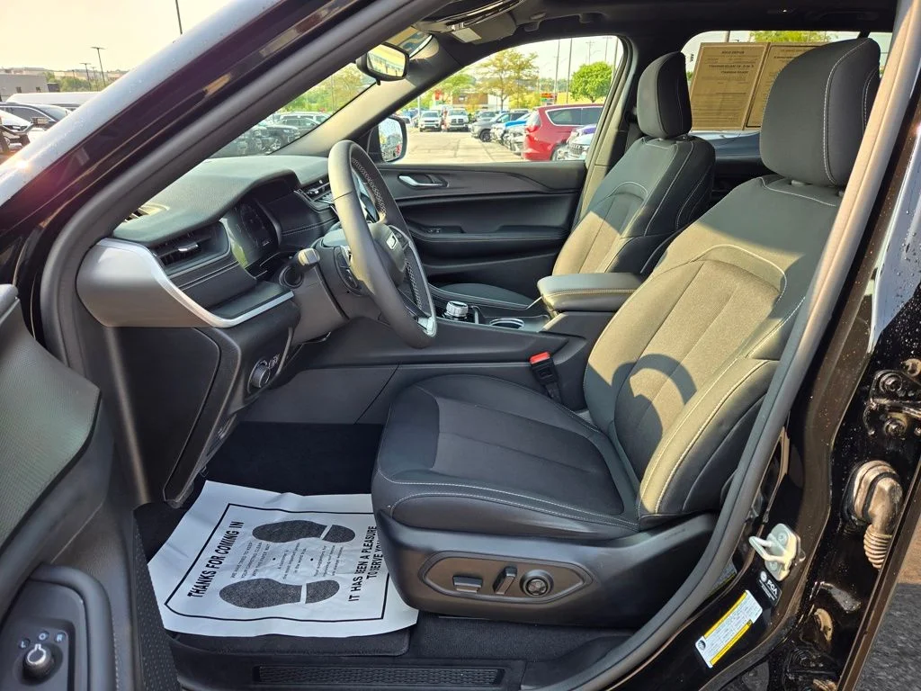 Used 2024 Black Jeep Laredo X image 17