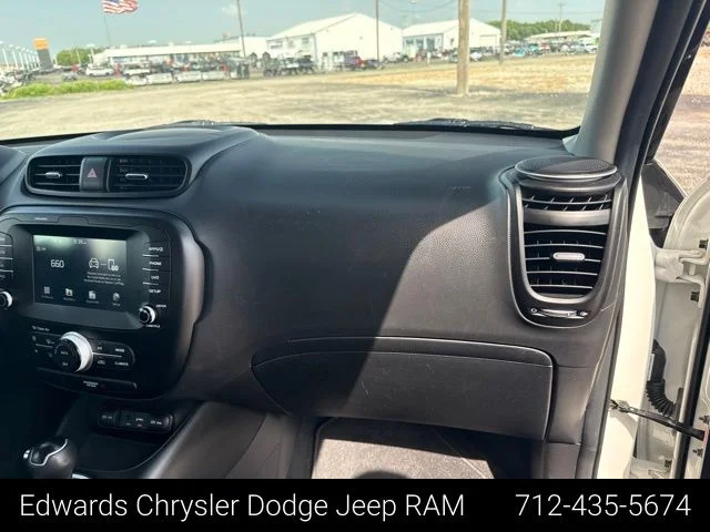 Used 2019 White Kia Plus image 32