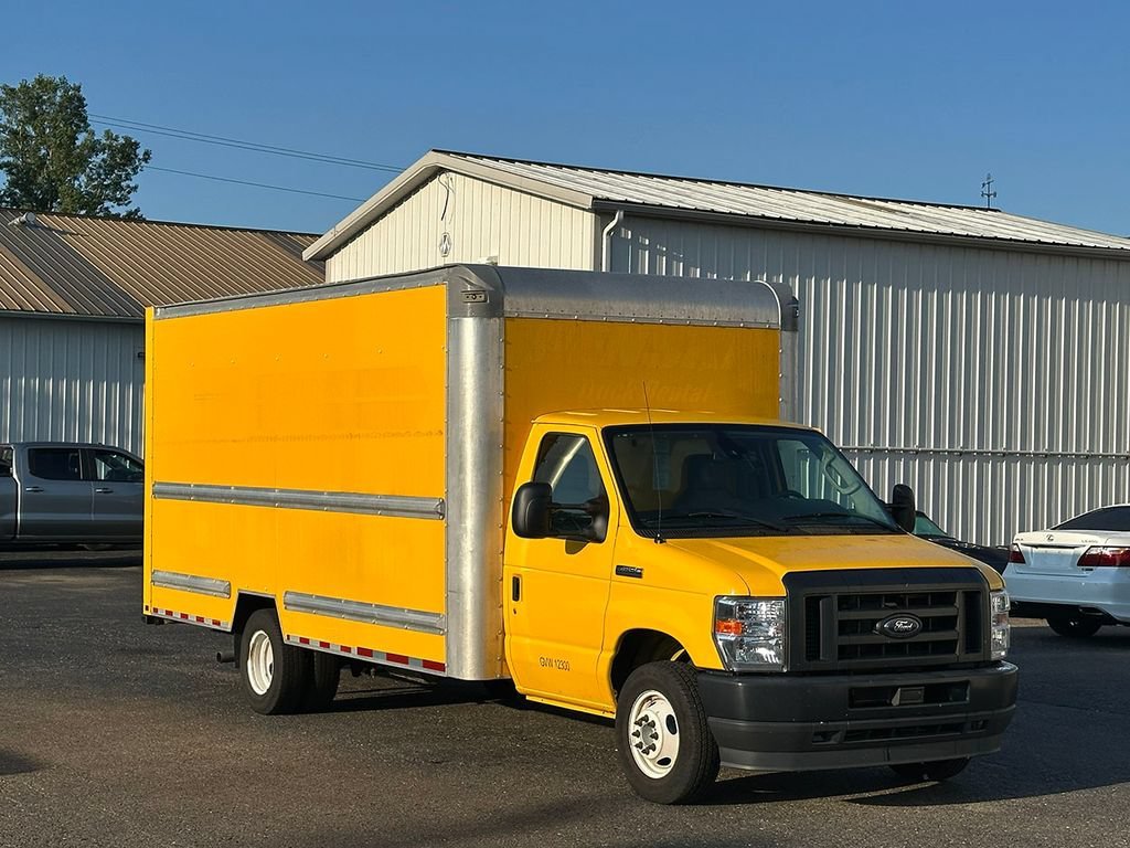 Used 2022 Yellow Ford CUTWY image 35
