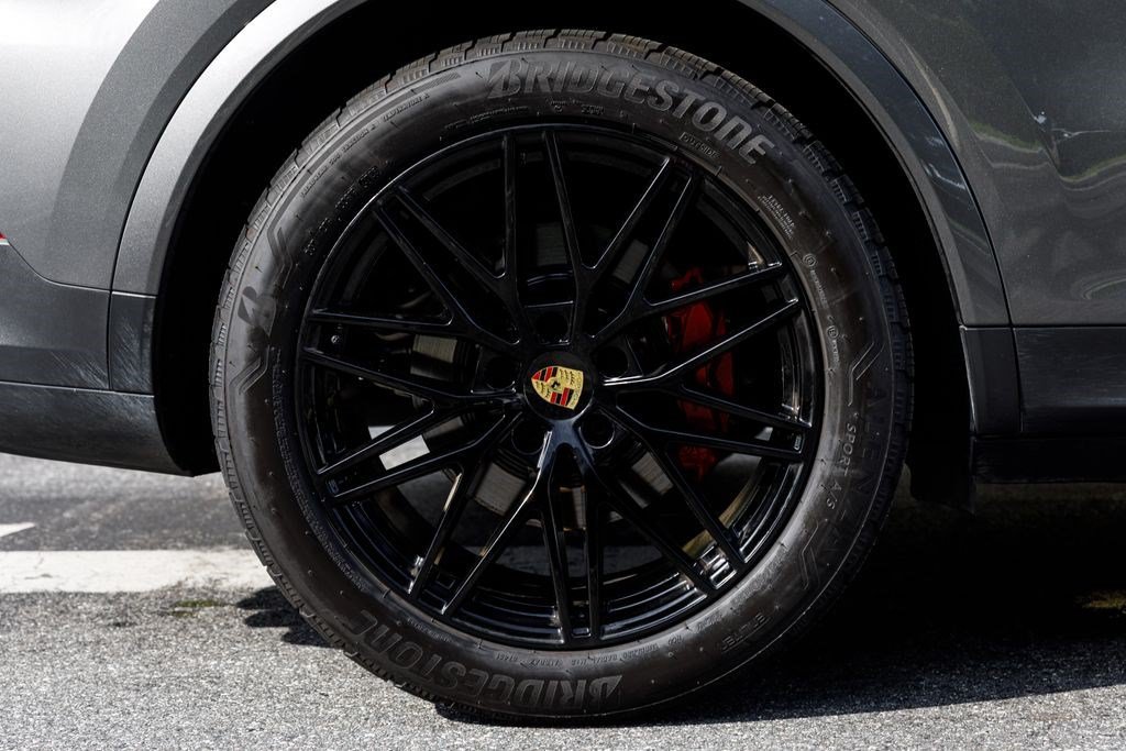 Used 2024 Quartzite Grey Metallic Porsche  image 38