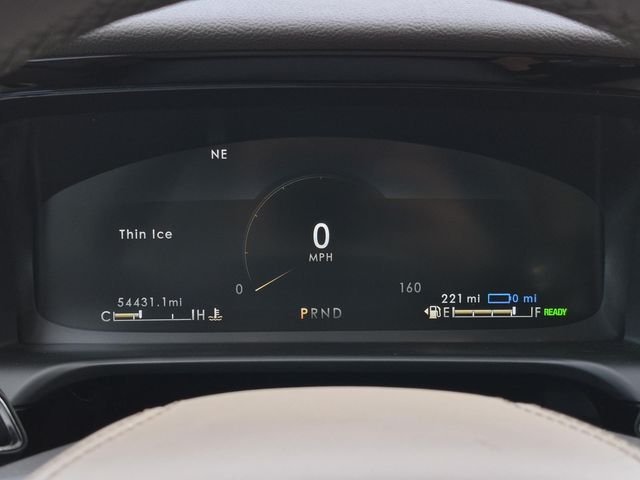Used 2020 Black Metallic Lincoln Grand Touring image 27