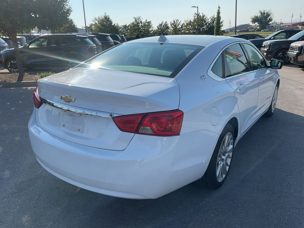 Used 2014 Summit White Chevrolet LS image 11