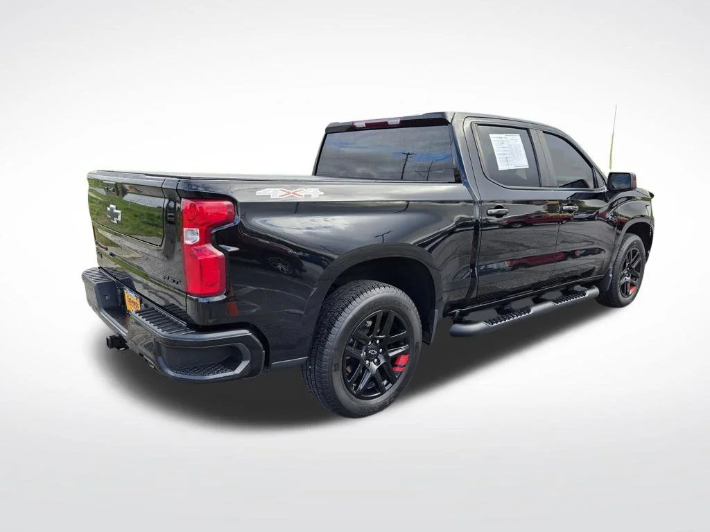 Used 2023 Black Chevrolet RST image 3