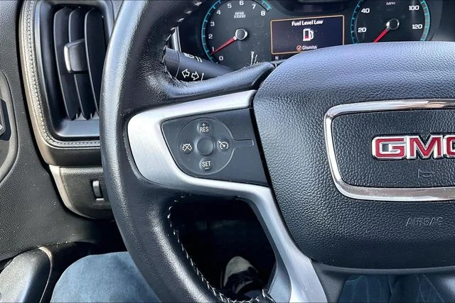 Used 2022 Blue GMC Elevation image 10
