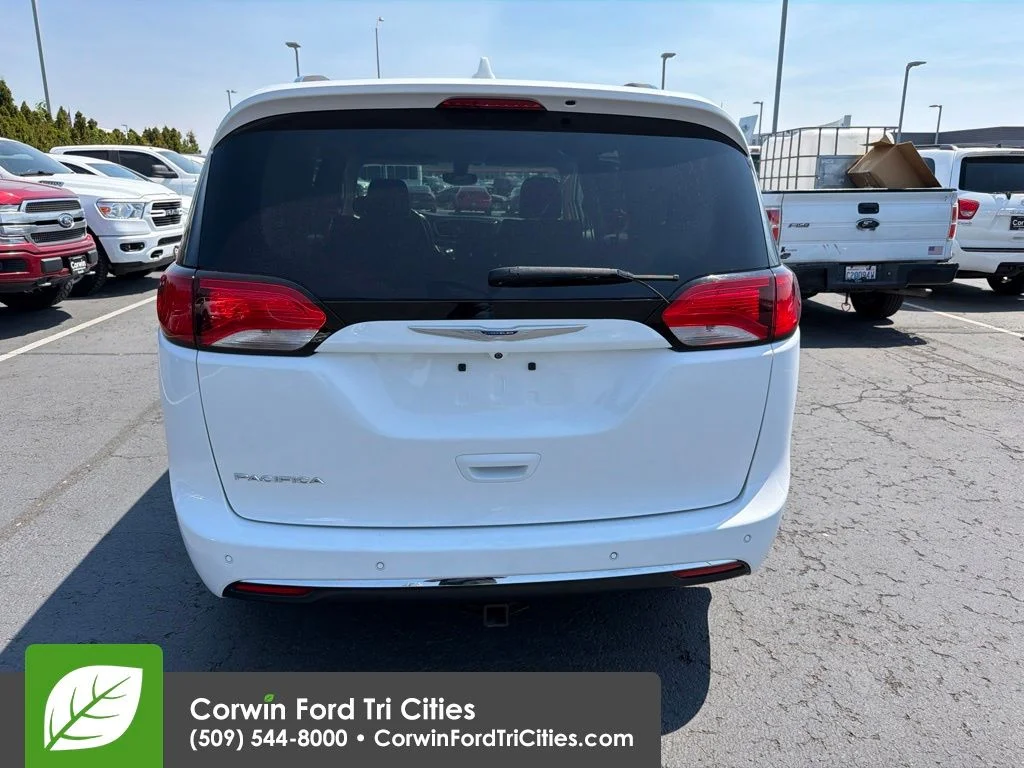 Used 2020 Bright White Clearcoat Chrysler Touring L image 10