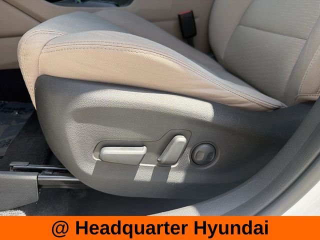 Used 2019 White Hyundai Value image 10
