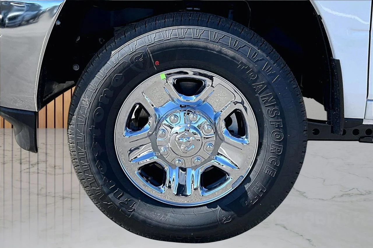 New 2026 Bright White Clear-Coat Exterior Paint RAM Tradesman image 27