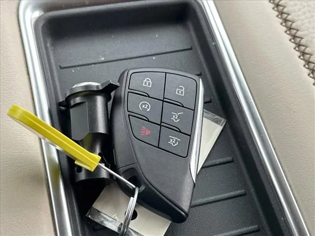 Used 2024 Onyx Black GMC Denali image 32