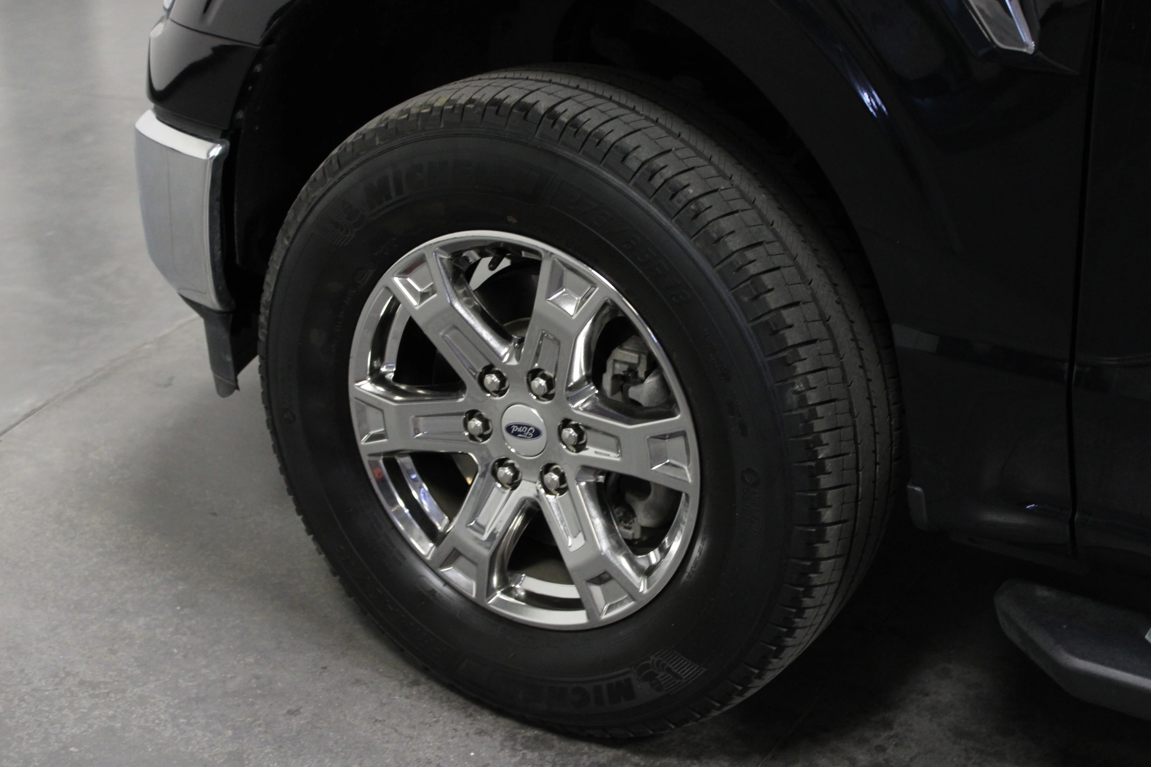 Used 2022 Agate Black Metallic Ford XLT image 10