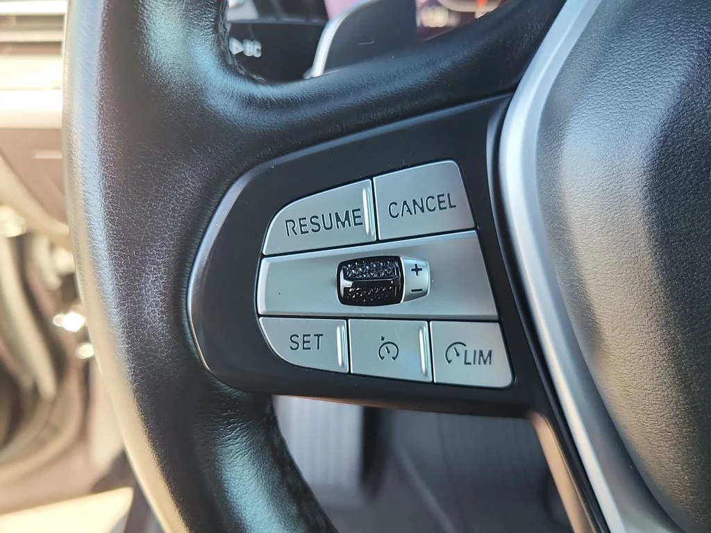 Used 2023 Black BMW xDrive30i image 22