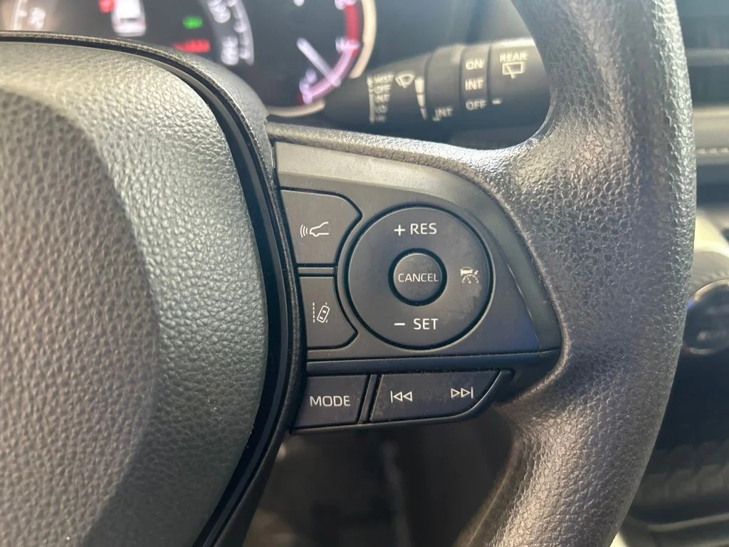 Used 2025 White Toyota XLE image 41