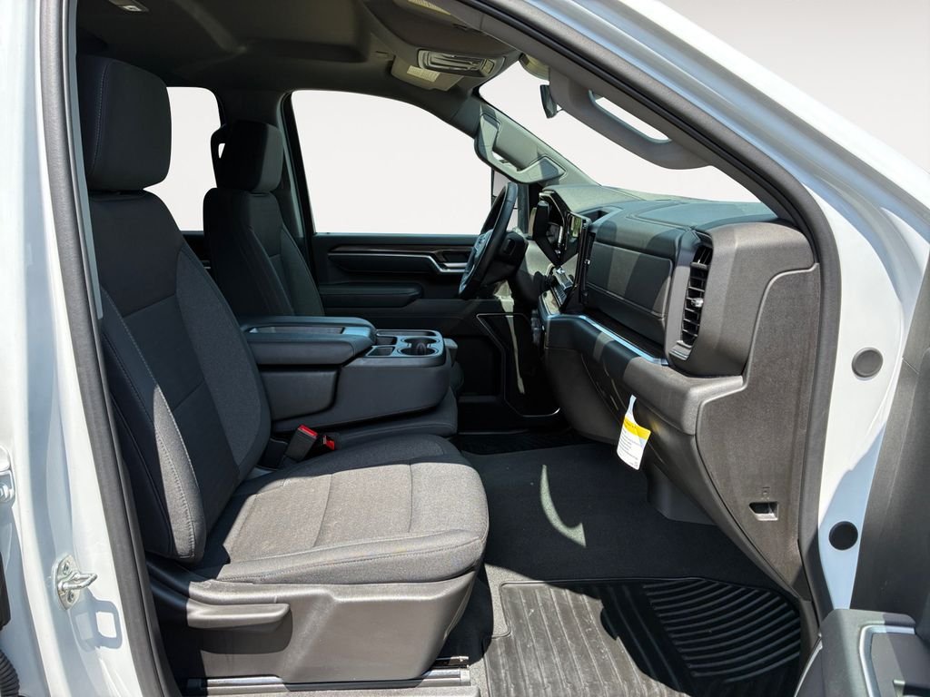 Used 2025 White Chevrolet LT image 15