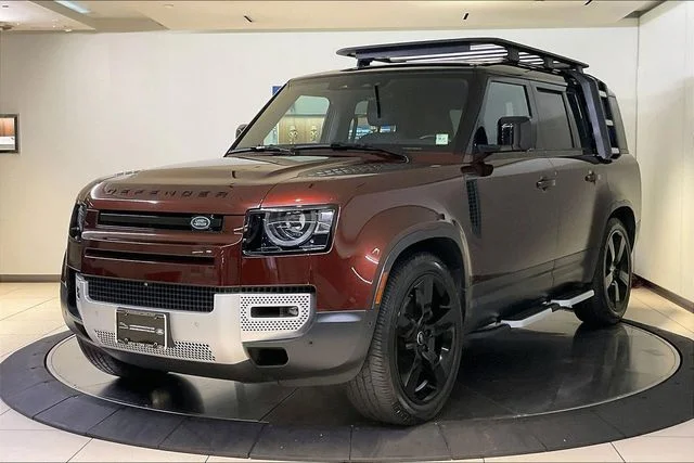 2023 Land Rover Defender 130 SE