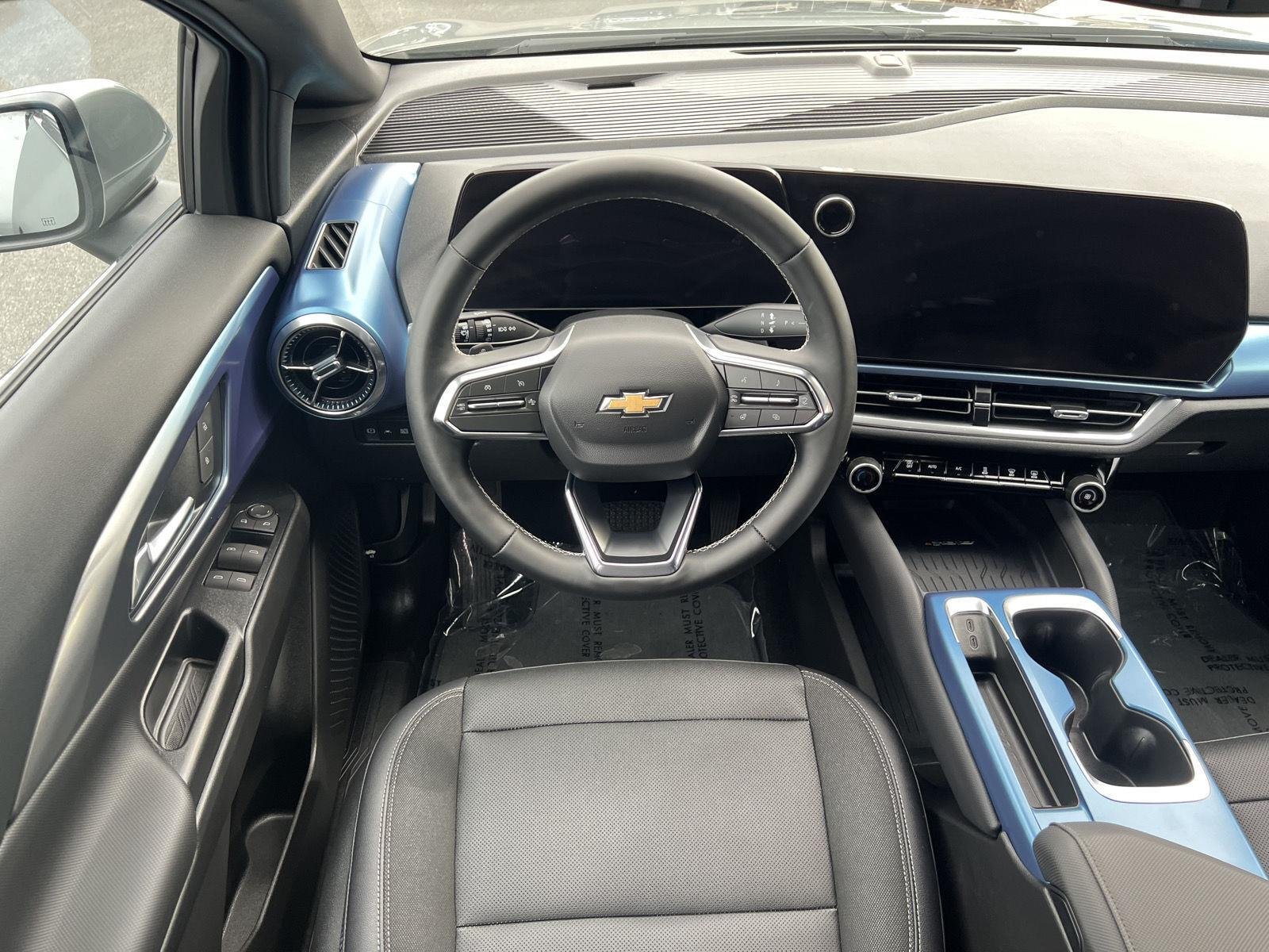 2025 Chevrolet Equinox EV LT - Photo 33