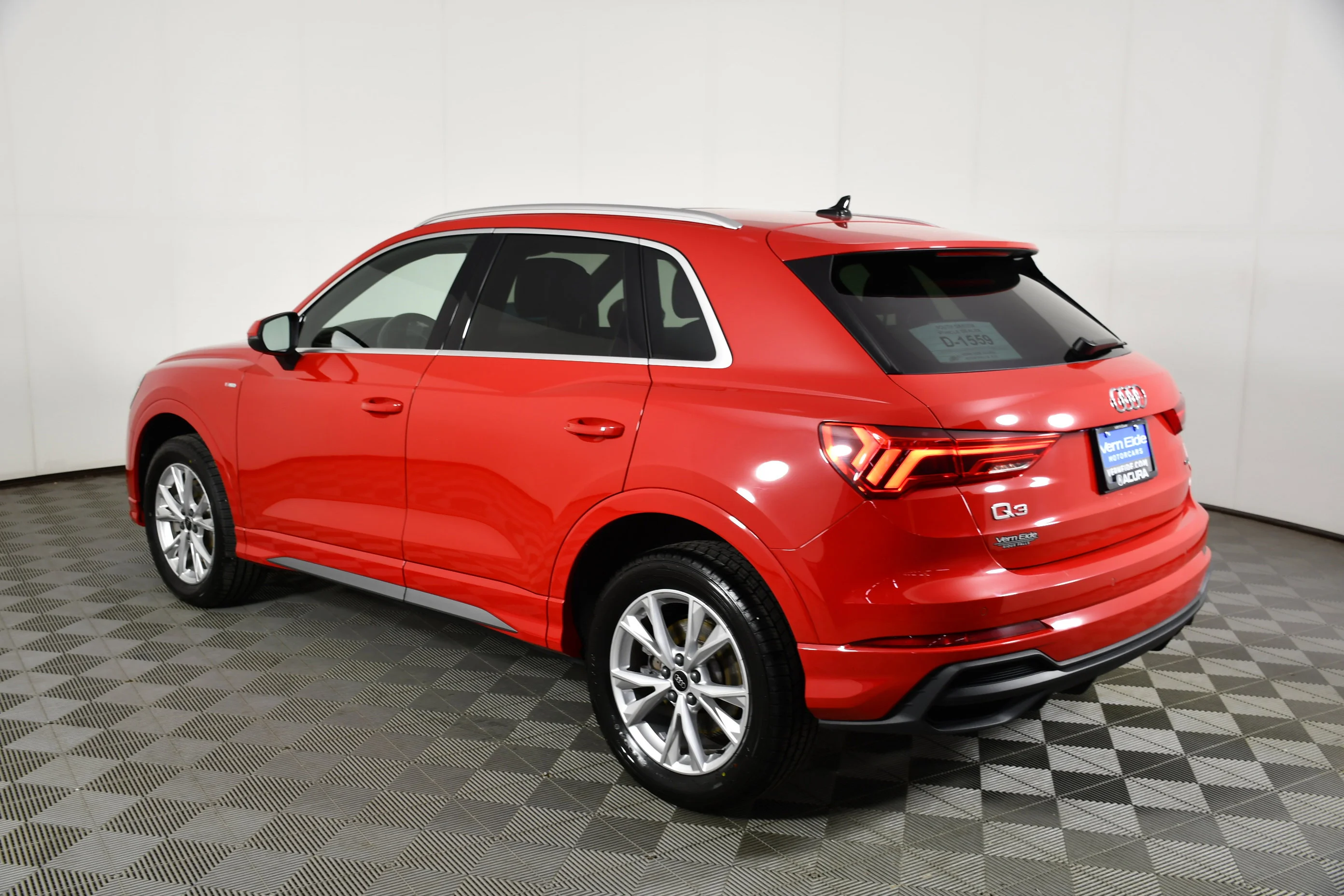 Used 2025 Red Audi S line Premium image 8