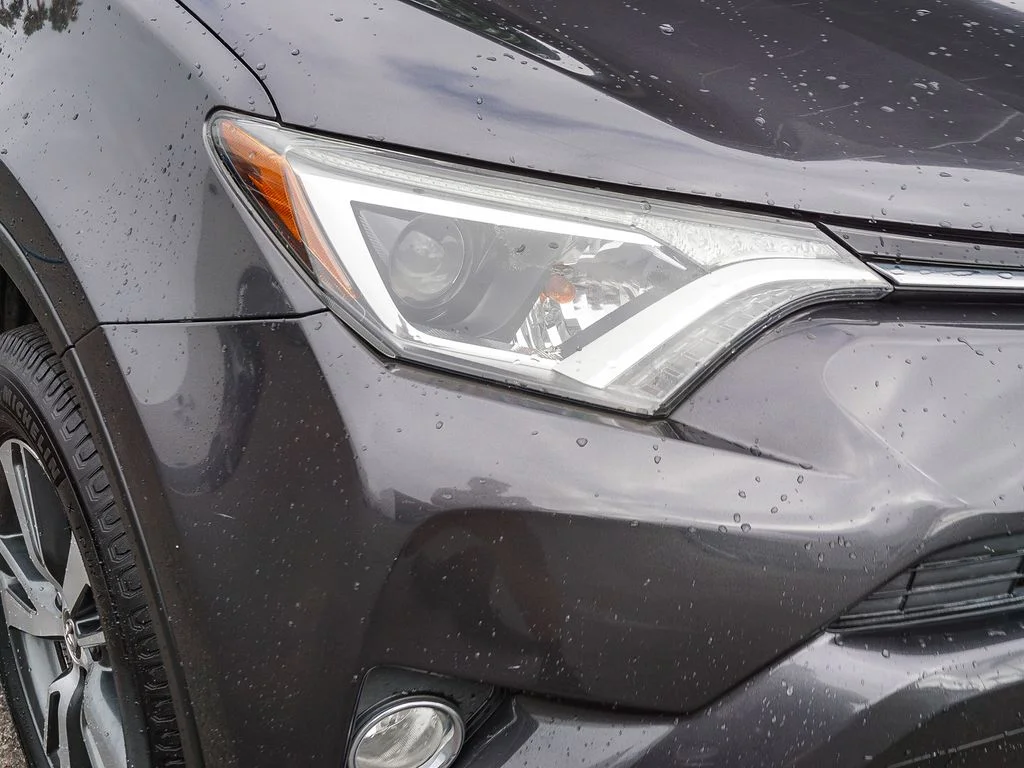 Used 2017 Gray Toyota XLE image 11