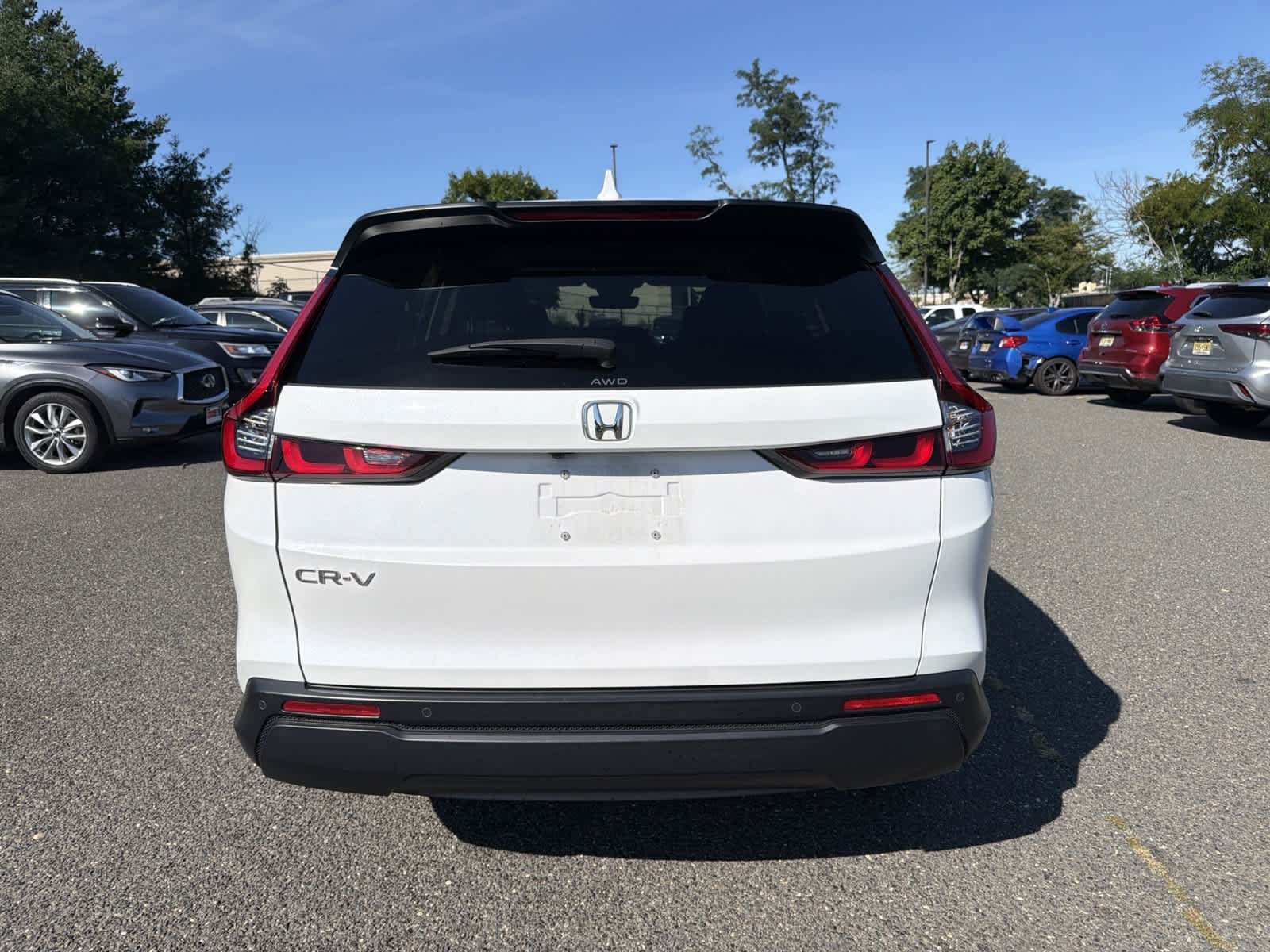 Certified Used 2024 Platinum White Pearl Honda EX-L image 4