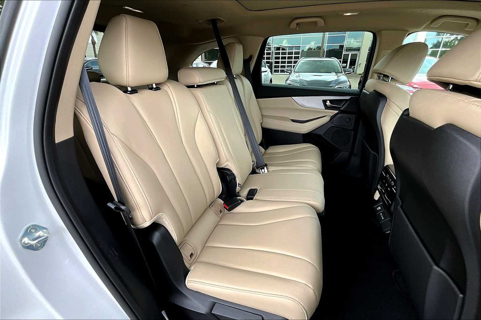 Used 2025 Platinum White Pearl Acura  image 20