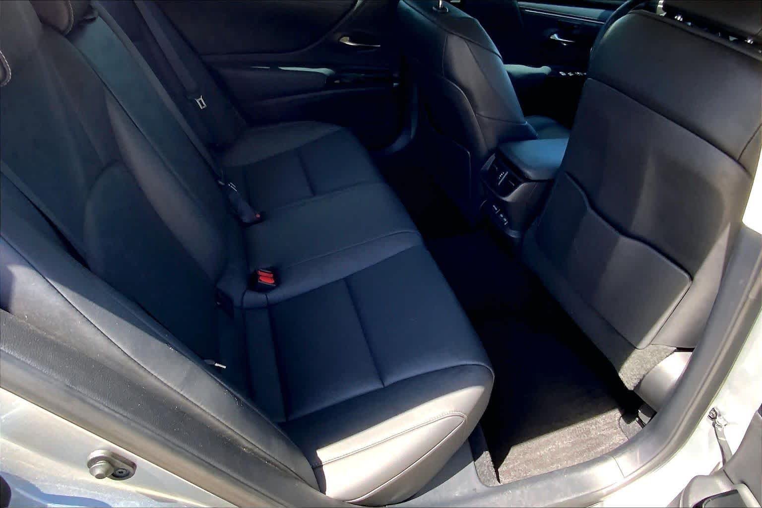 Used 2022 Iridium Lexus  image 19
