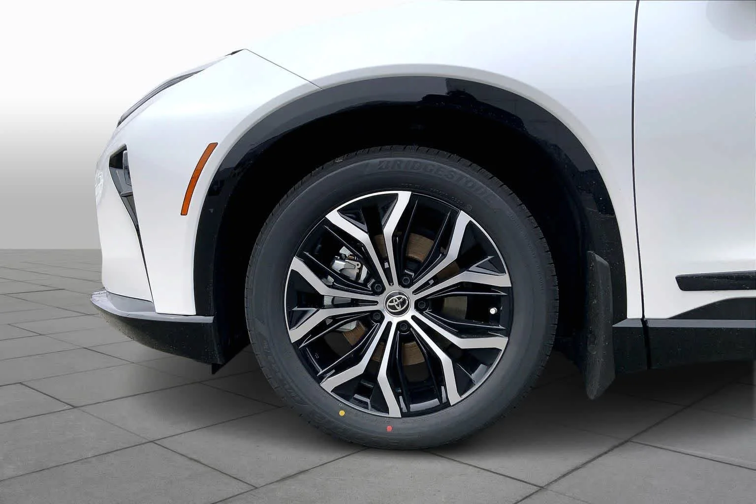New 2026 Oxygen White Toyota XLE image 11