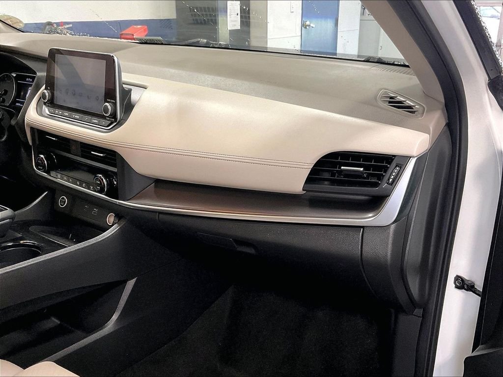 Used 2023 White Nissan SV image 13