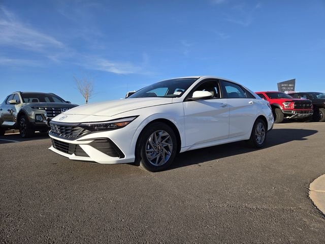 2026 Hyundai Elantra 1.6 HEV Blue's photo