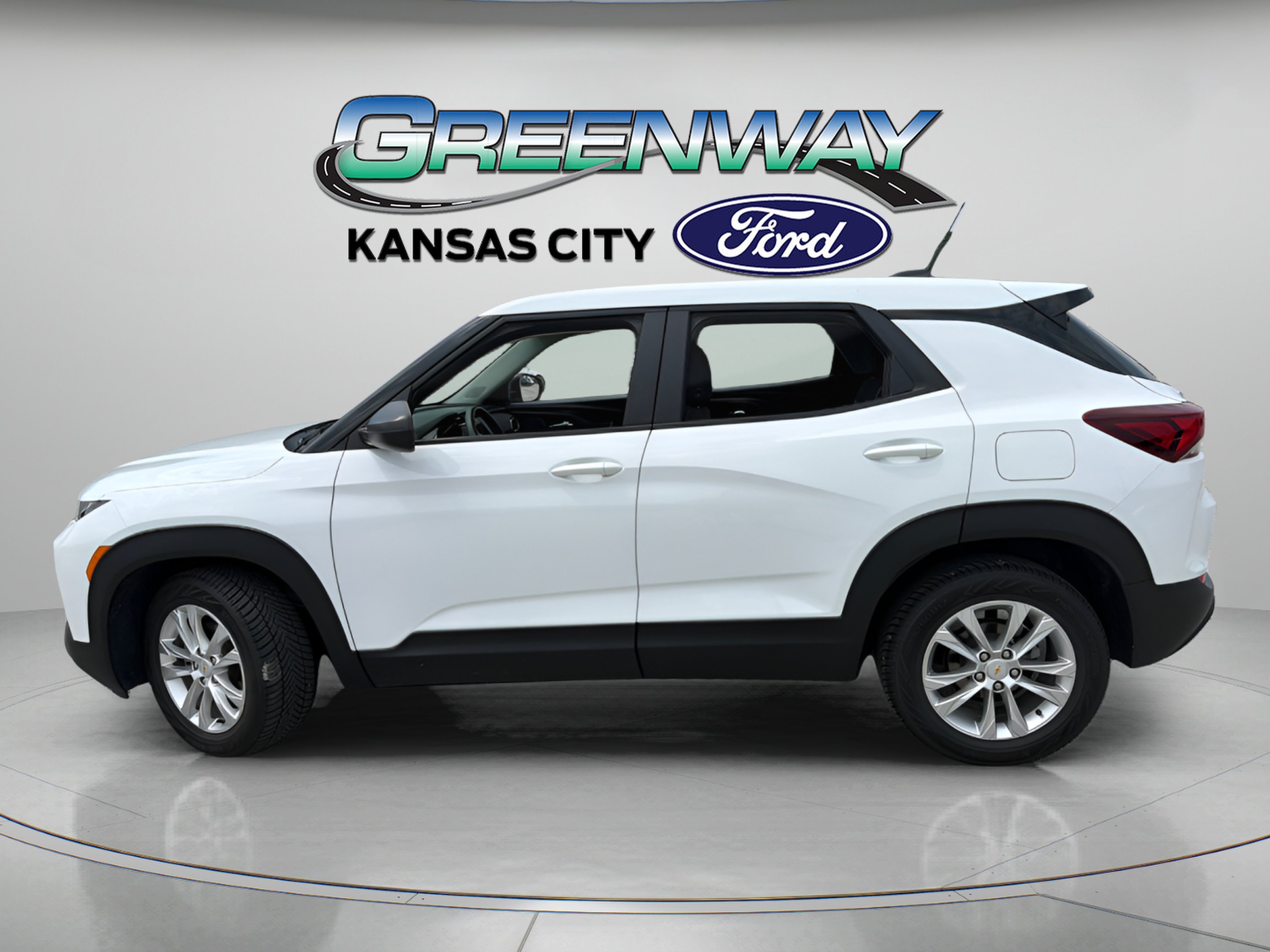 Used 2022 Summit White Chevrolet LS image 5