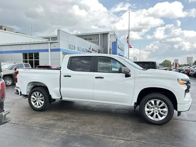 New 2026 Summit White Chevrolet Custom image 12