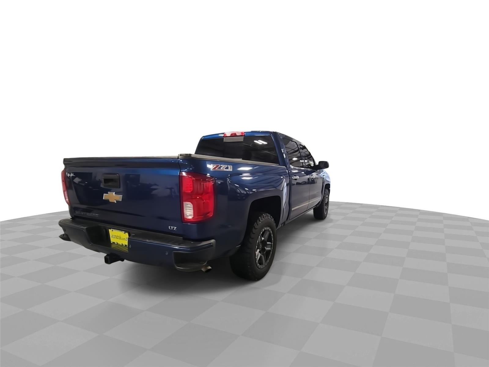 Used 2016 DEEP OCEAN BLUE METALLIC Chevrolet LTZ image 8