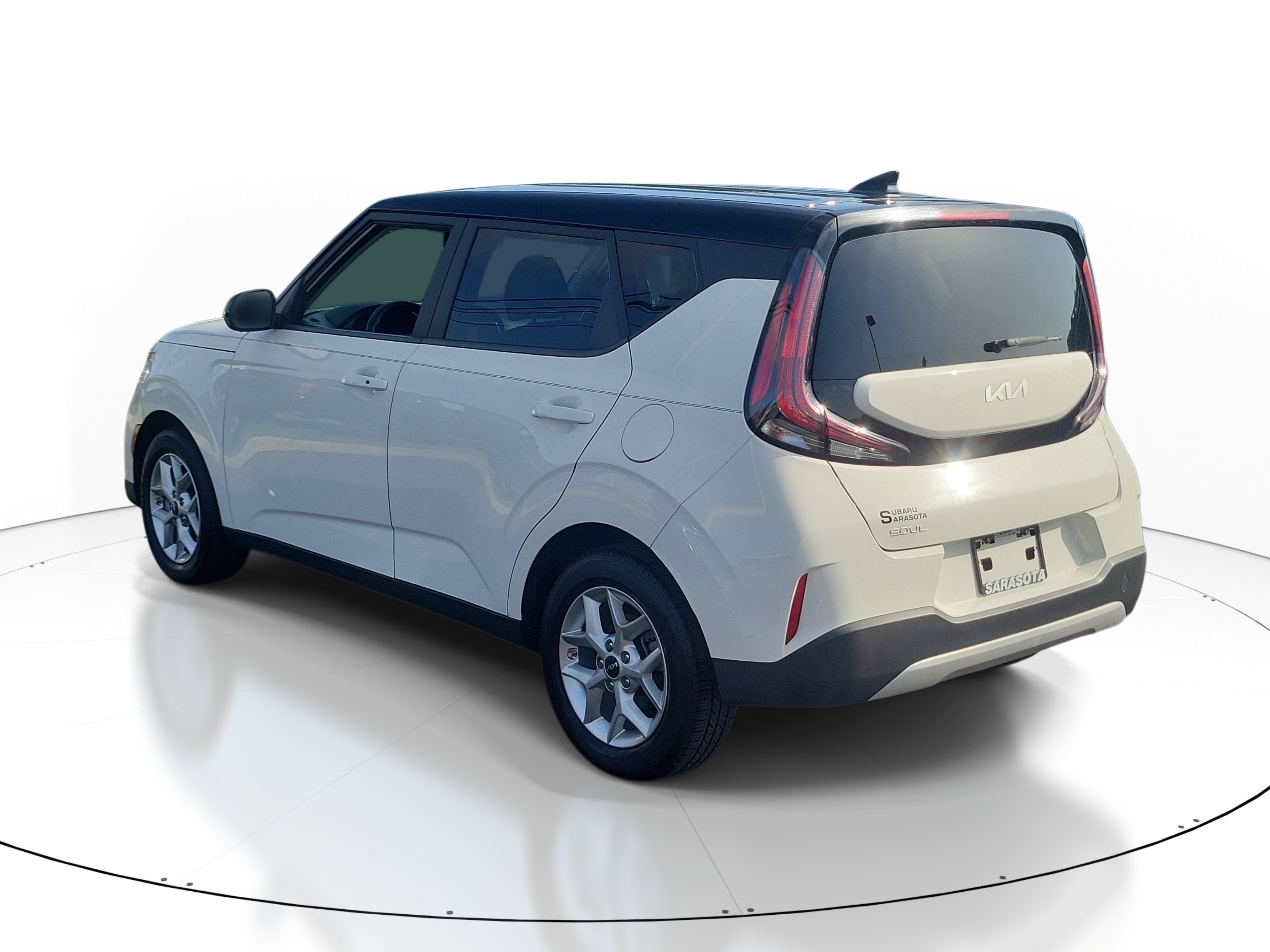Used 2023 Clear White w/Black Roof Kia S image 4